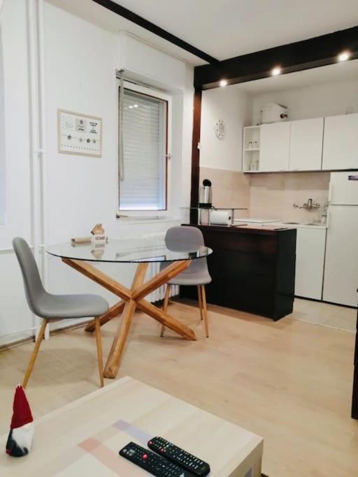 Dorcol Hideaway Apartment เบลเกรด ภายนอก รูปภาพ