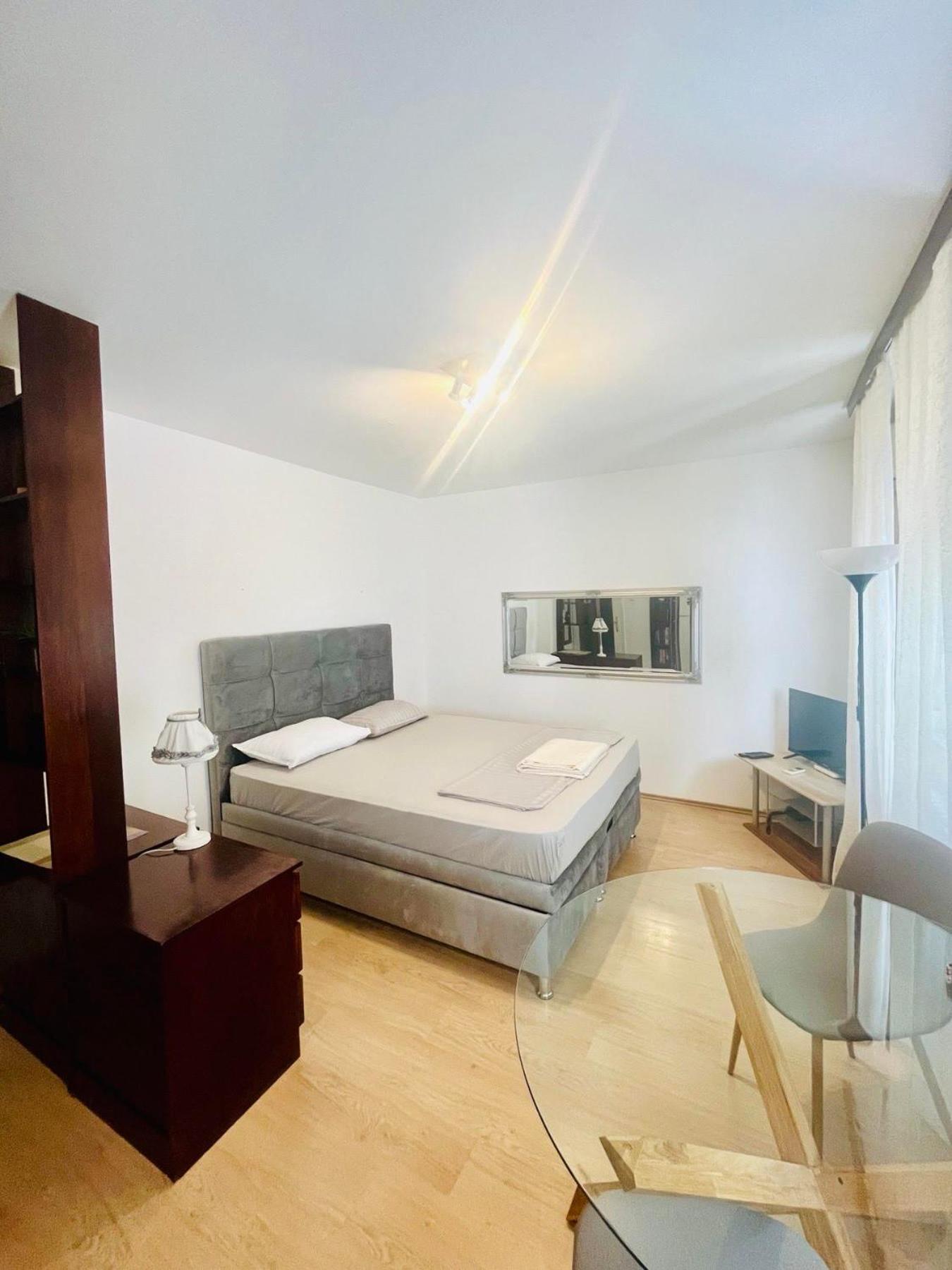 Dorcol Hideaway Apartment เบลเกรด ภายนอก รูปภาพ